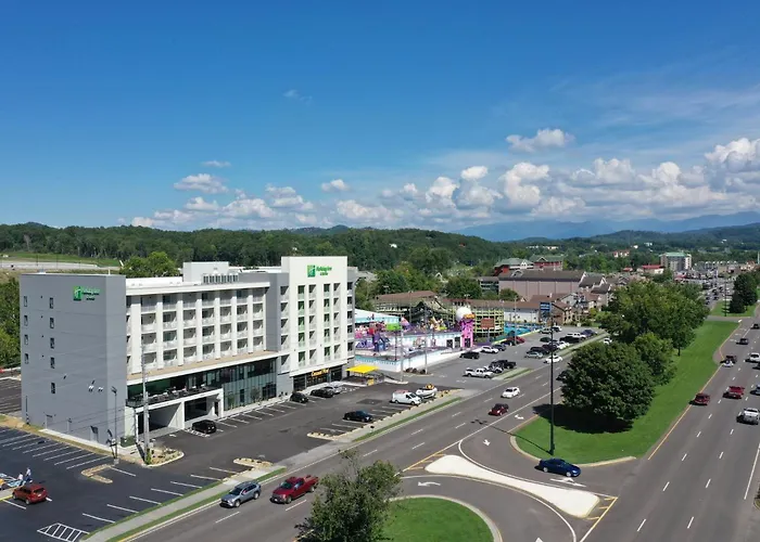 Pigeon Forge Hotels with a View